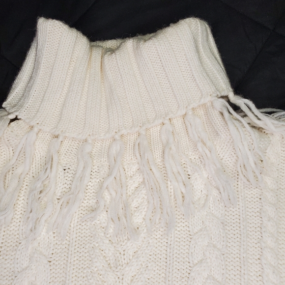Escadrille Cream Turtle Neck - Picture 4 of 6